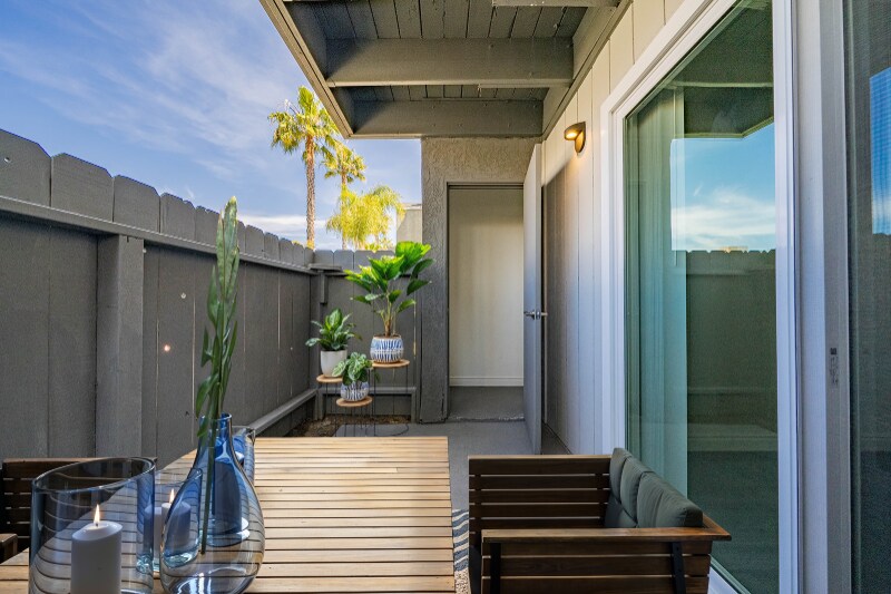 343 Autumn Dr in San Marcos, CA - Foto de edificio