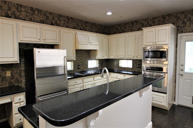 property at 154 E Elm Crescent