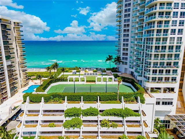 6365 Collins Ave, Unit 1702 in Miami, FL - Building Photo