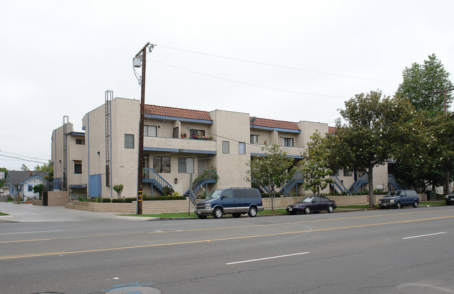 1030 Santa Ana Blvd in Santa Ana, CA - Foto de edificio - Building Photo