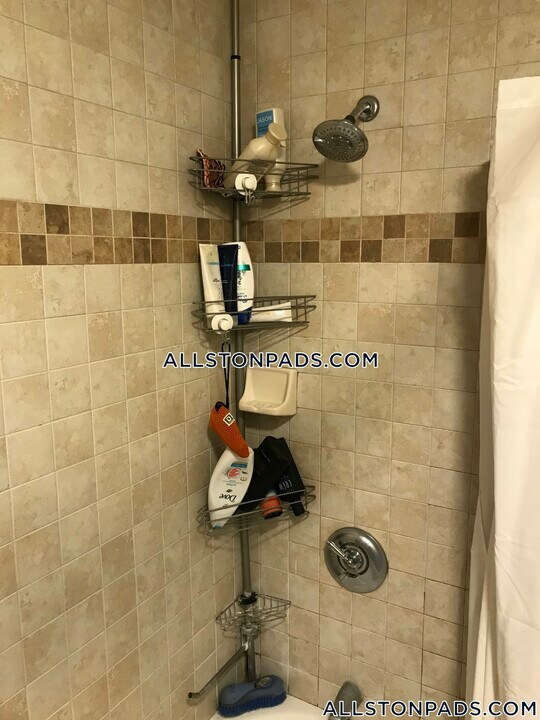 41 Coolidge Rd in Boston, MA - Building Photo