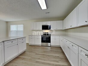 302 Waterlemon Way in Monroe, NC - Foto de edificio - Building Photo