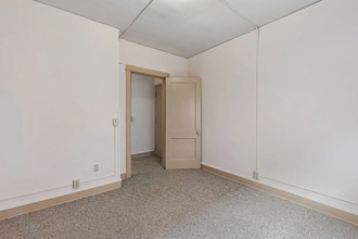 2311 W Wisconsin Ave in Milwaukee, WI - Foto de edificio - Building Photo