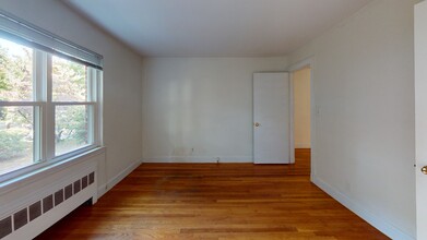 115 Withington Rd, Unit 1 in Newton, MA - Building Photo - Building Photo