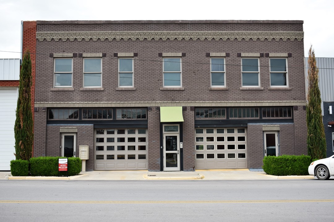 Knox Apartments in Ardmore, OK - Building Photo