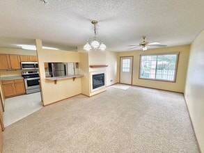 13207 Bush Ln in Eden Prairie, MN - Building Photo - Building Photo