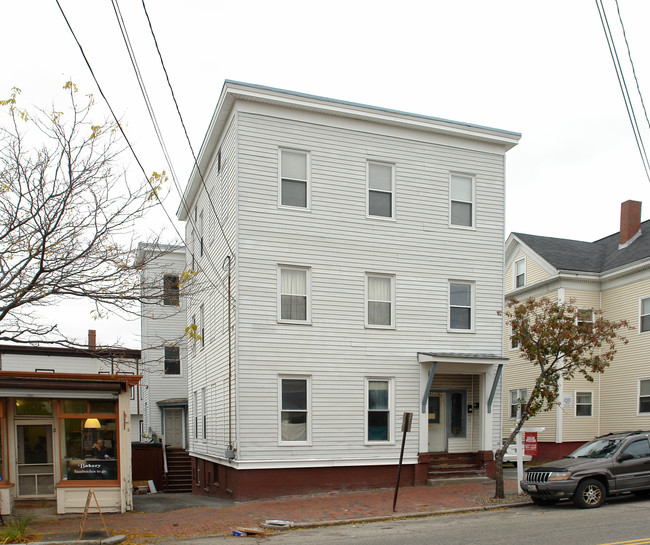 145 Cumberland Ave in Portland, ME - Foto de edificio - Building Photo