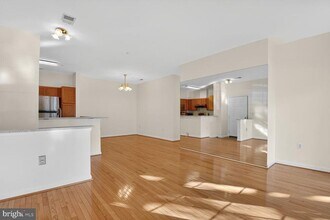 4142 Fountainside Ln in Fairfax, VA - Building Photo - Building Photo