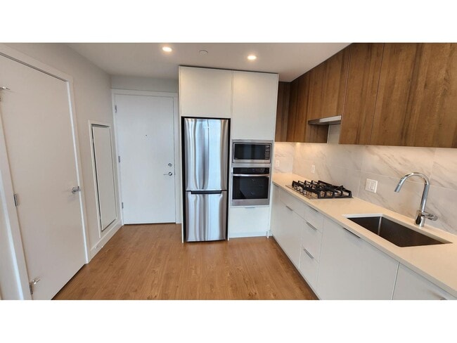 13359 Old Yale Rd in Surrey, BC - Building Photo - Building Photo