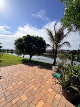 2165 Newport Isles Blvd in Port St. Lucie, FL - Foto de edificio - Building Photo