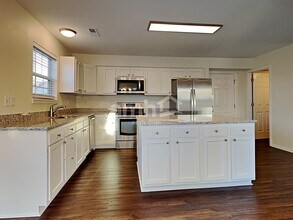 3525 Firethorn Drive in Whitestown, IN - Foto de edificio - Building Photo