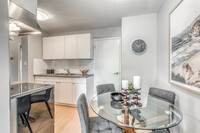 Kingsland Gardens in Calgary, AB - Building Photo - Building Photo