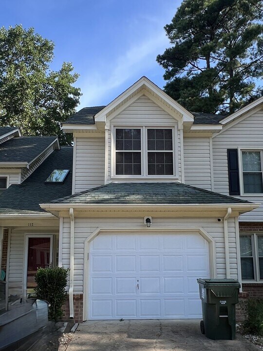 112 Two Turkey Run in Yorktown, VA - Foto de edificio