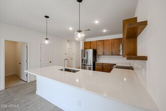 7811 N 79th Dr in Glendale, AZ - Building Photo - Building Photo