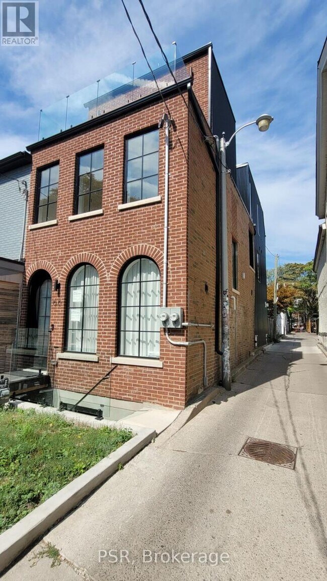 property at 66 Argyle St