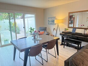 11403 Matinal Cir in San Diego, CA - Building Photo - Building Photo