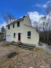 34 Rossi Ave in Stonington, CT - Building Photo - Building Photo