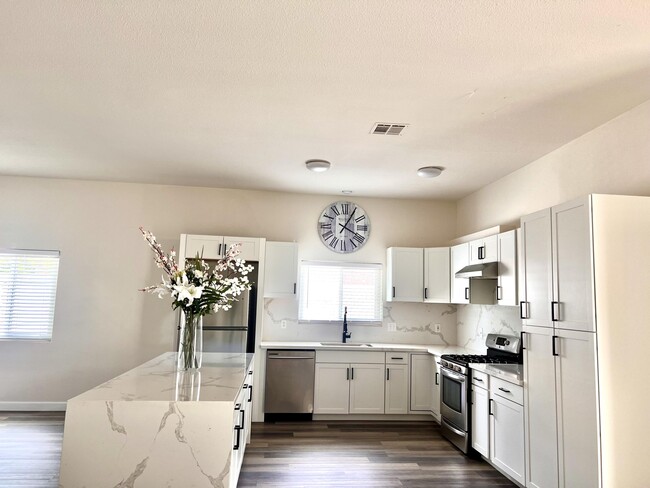 9762 Palm Dr in Desert Hot Springs, CA - Building Photo - Building Photo