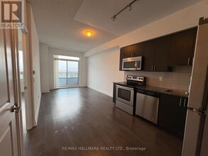 7890 Bathurst St in Vaughan, ON - Building Photo - Building Photo