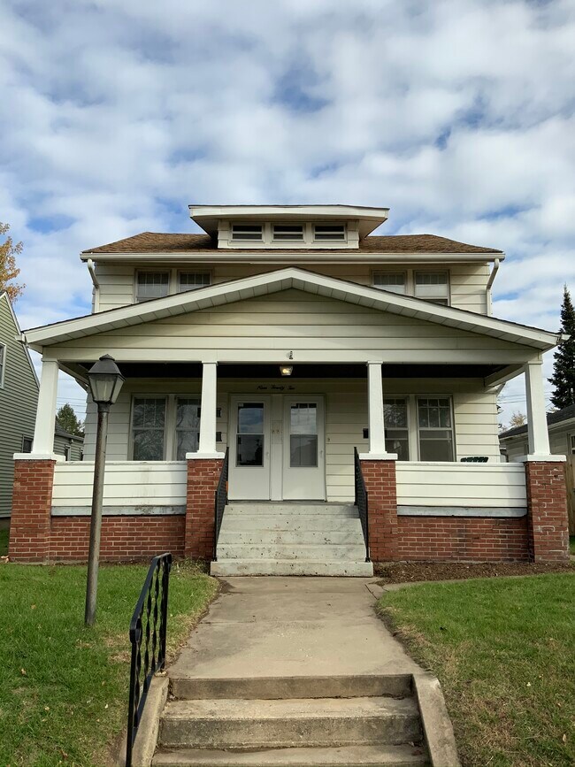 922 S Twyckenham Dr Rentals in South Bend, IN