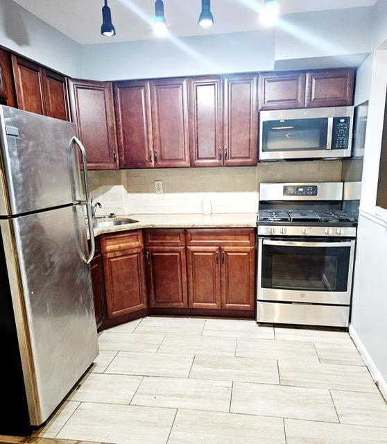 3613 Marolla Pl in Bronx, NY - Foto de edificio