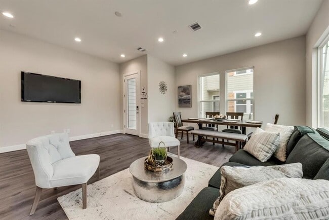 property at 3368 Pinemont Dr