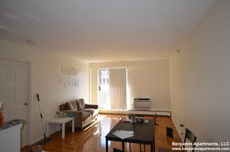 219 Freeman St, Unit 605 in Brookline, MA - Building Photo - Building Photo