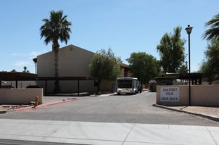 2515 N 52nd St in Phoenix, AZ - Building Photo