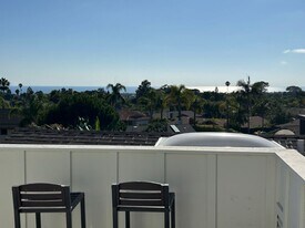 4065 Sunnyhill Dr in Carlsbad, CA - Building Photo