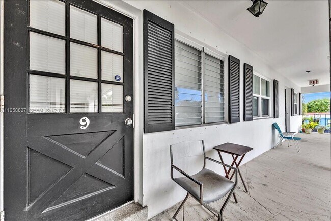 707 S 19th Ave in Hollywood, FL - Foto de edificio - Building Photo