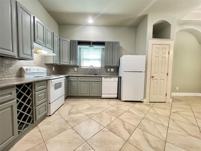 property at 216 Thorn Ridge St