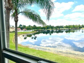 731 Vista Isles Dr in Plantation, FL - Building Photo - Building Photo