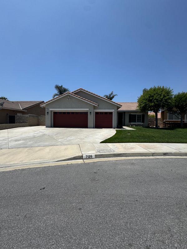 7126 Revere Way in Fontana, CA - Building Photo - Building Photo