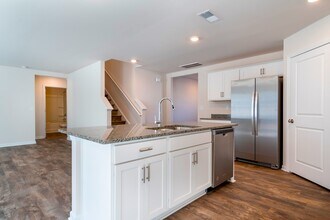 7882 Shallowbrook Dr in Sherrills Ford, NC - Building Photo - Building Photo