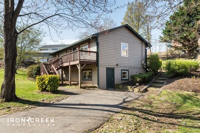 25 Hazzard St in Asheville, NC - Building Photo - Building Photo