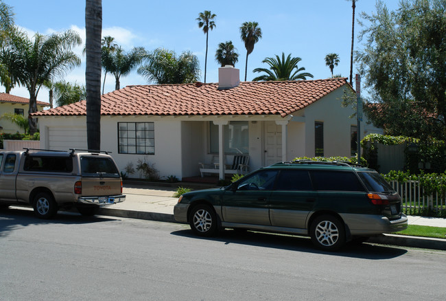 223 W Mason St in Santa Barbara, CA - Building Photo - Building Photo