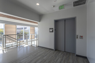 Lofts at 734 University Ave in San Diego, CA - Building Photo - Lobby