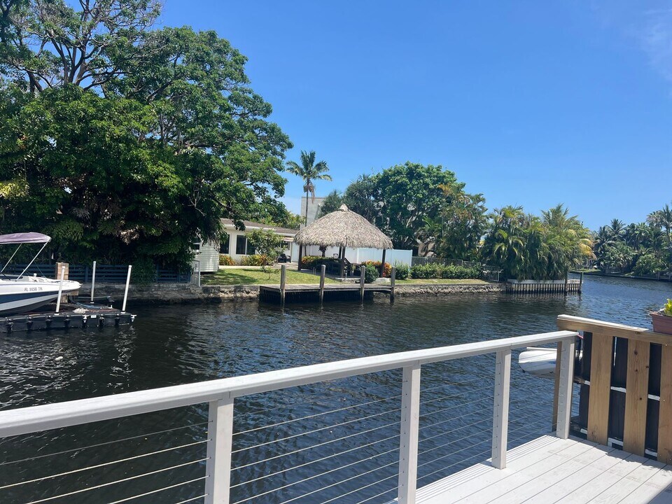 1816 E Oakland Park Blvd in Oakland Park, FL - Building Photo