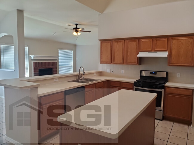 413 Windy Hill Ln in Fort Worth, TX - Building Photo - Building Photo