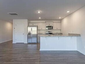 1112 S Norwhich Ln in Spartanburg, SC - Building Photo - Building Photo