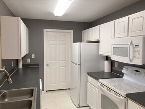 28340 Center Ridge Rd in Westlake, OH - Building Photo - Building Photo