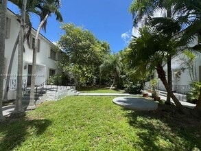 1421 SW 37th Ave in Miami, FL - Building Photo - Building Photo
