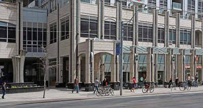 College Park - South Tower in Toronto, ON - Building Photo - Building Photo