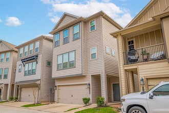 2126 Bauer Park Dr in Houston, TX - Building Photo - Building Photo