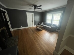 8542 Campbellton St, Unit A in Douglasville, GA - Foto de edificio - Building Photo