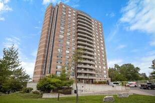 Waterford in Ottawa, ON - Building Photo