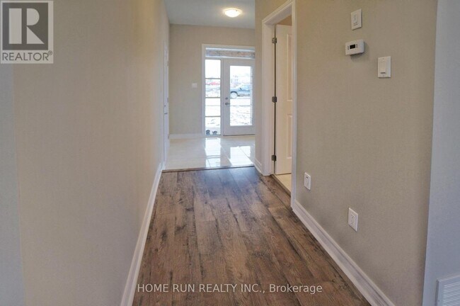 2472 Waterlilly Way in Ottawa, ON - Building Photo - Building Photo