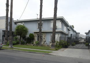 1776 N Harvard Blvd in Los Angeles, CA - Building Photo - Building Photo