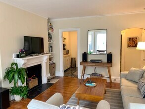 217 Newbury St, Unit 3F in Boston, MA - Building Photo - Building Photo