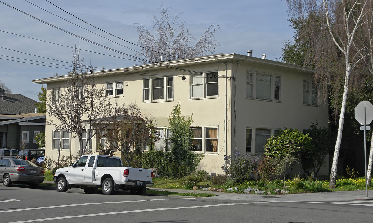 1247 Versailles Ave in Alameda, CA - Building Photo